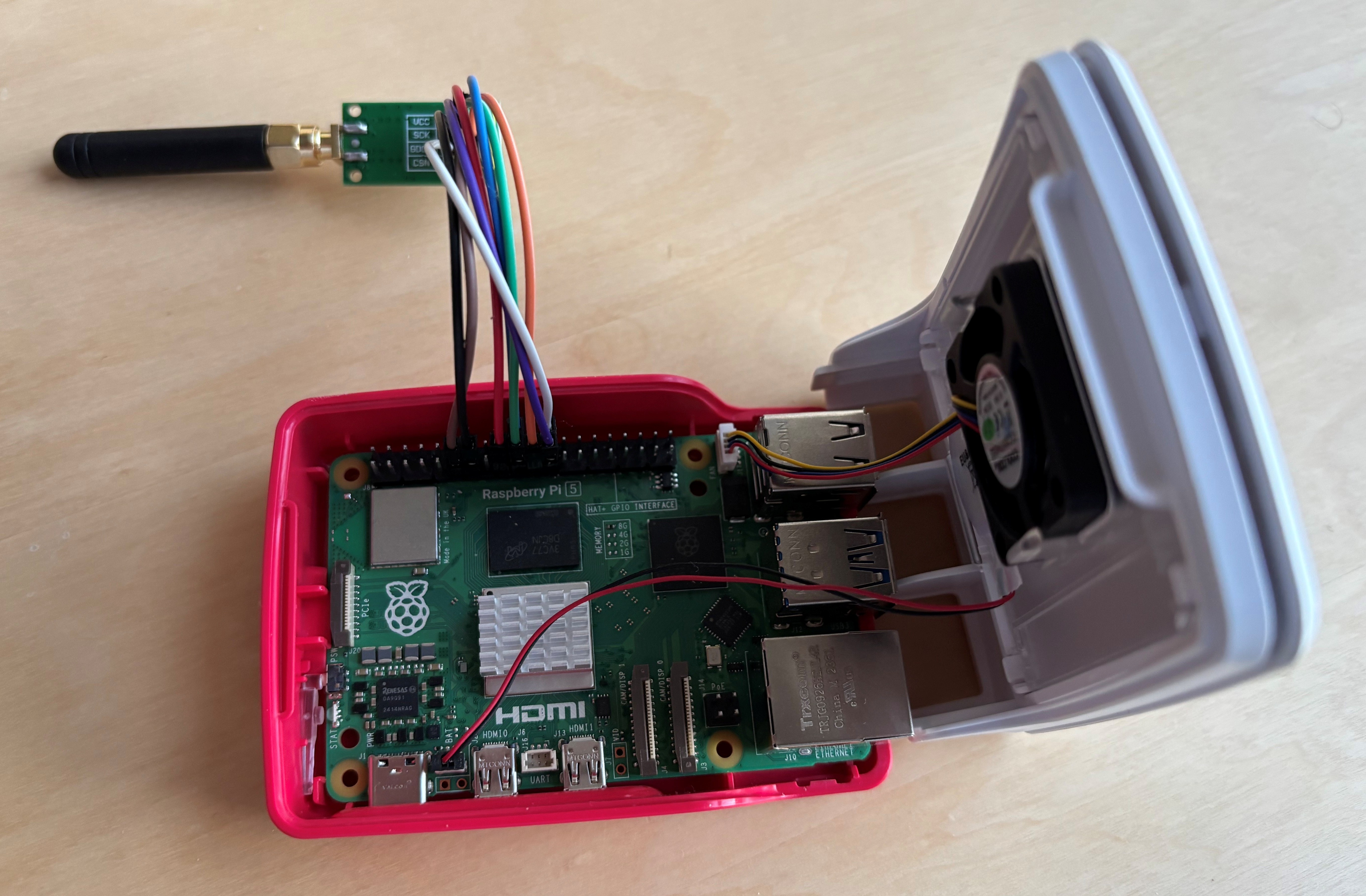 CC1101 RF module connected to a Raspberry Pi 5